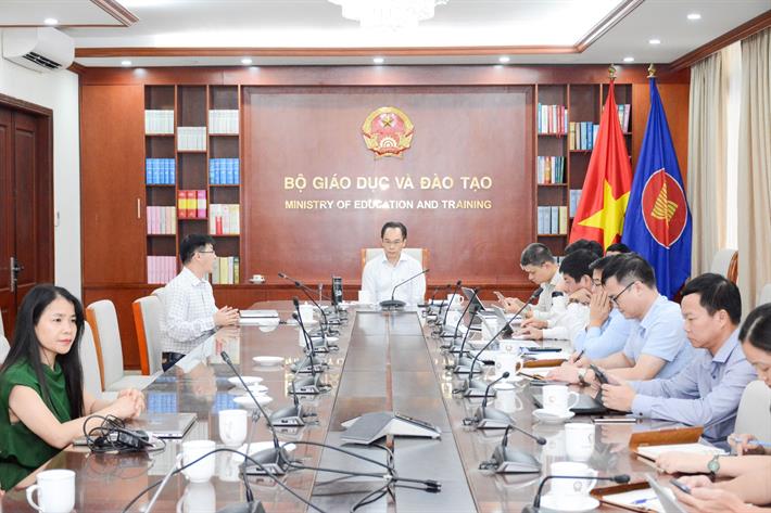 Deputy Minister Hoang Minh Son chaired the meeting.